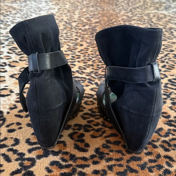 Iconic & rare Eat Me Whole bootandals in black; as worn by Kat von D - Picture 2 of 7